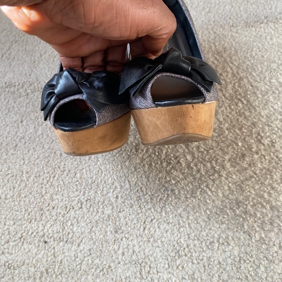 Jessica Simpson’s Para Tailor Grey Open toe heels. - Picture 5 of 12